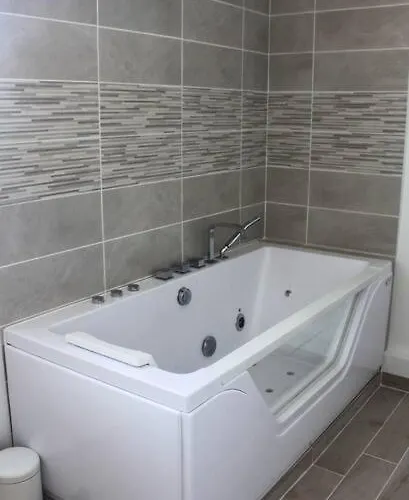 Apptartement Neuf - Situation Ideale - Balneo - Parking