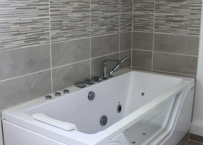 Apptartement Neuf - Situation Ideale - Balneo - Parking